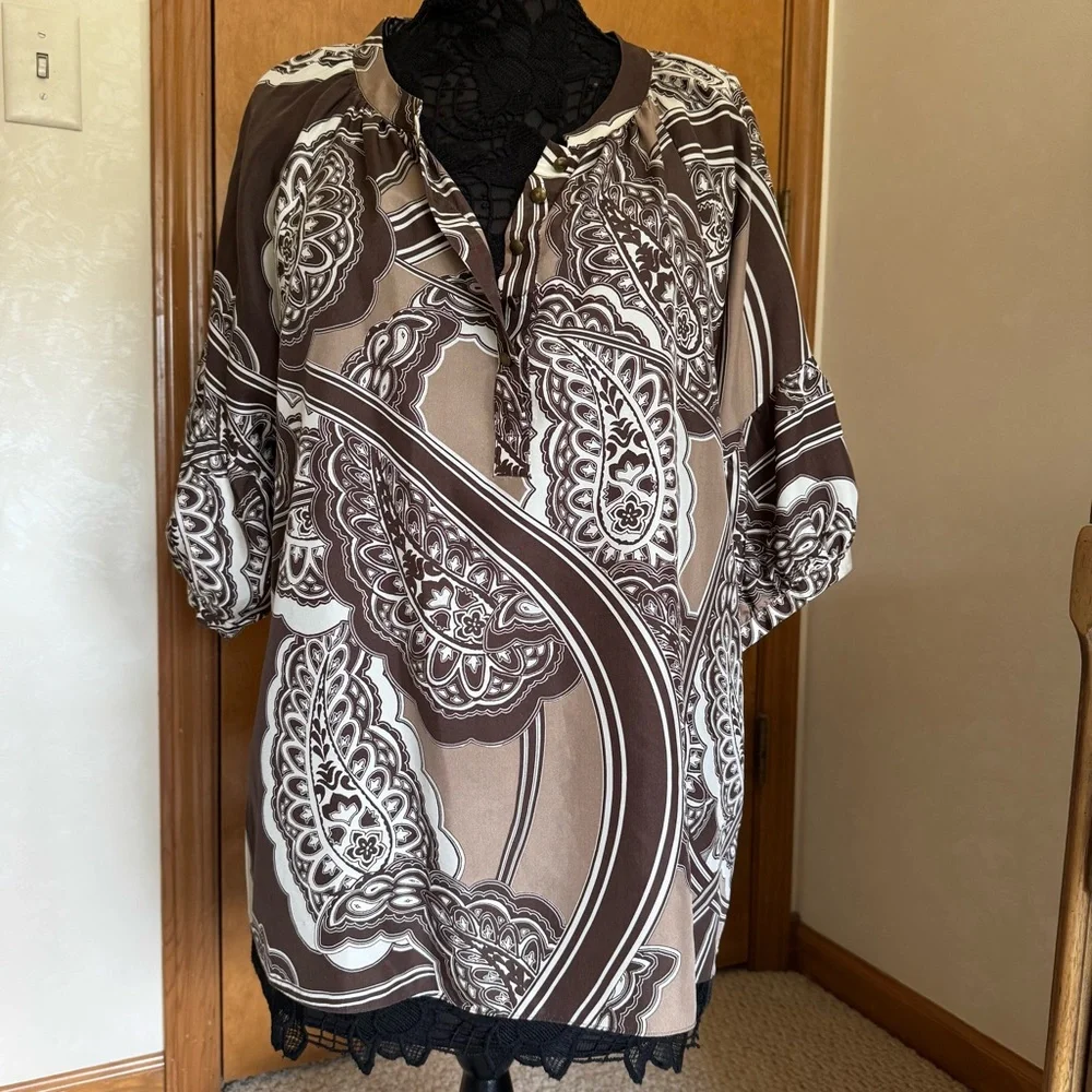 Banana Republic Brown and Off White Paisley Silk Short Sleeve Blouse Top